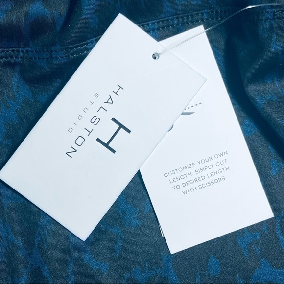 H Halston Studio yoga pants abstract leopard classic navy HSWS2160005 size S - Picture 6 of 14